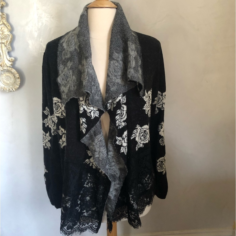 Cupio Black soft cardigan with black lace hem and white roses Size Large